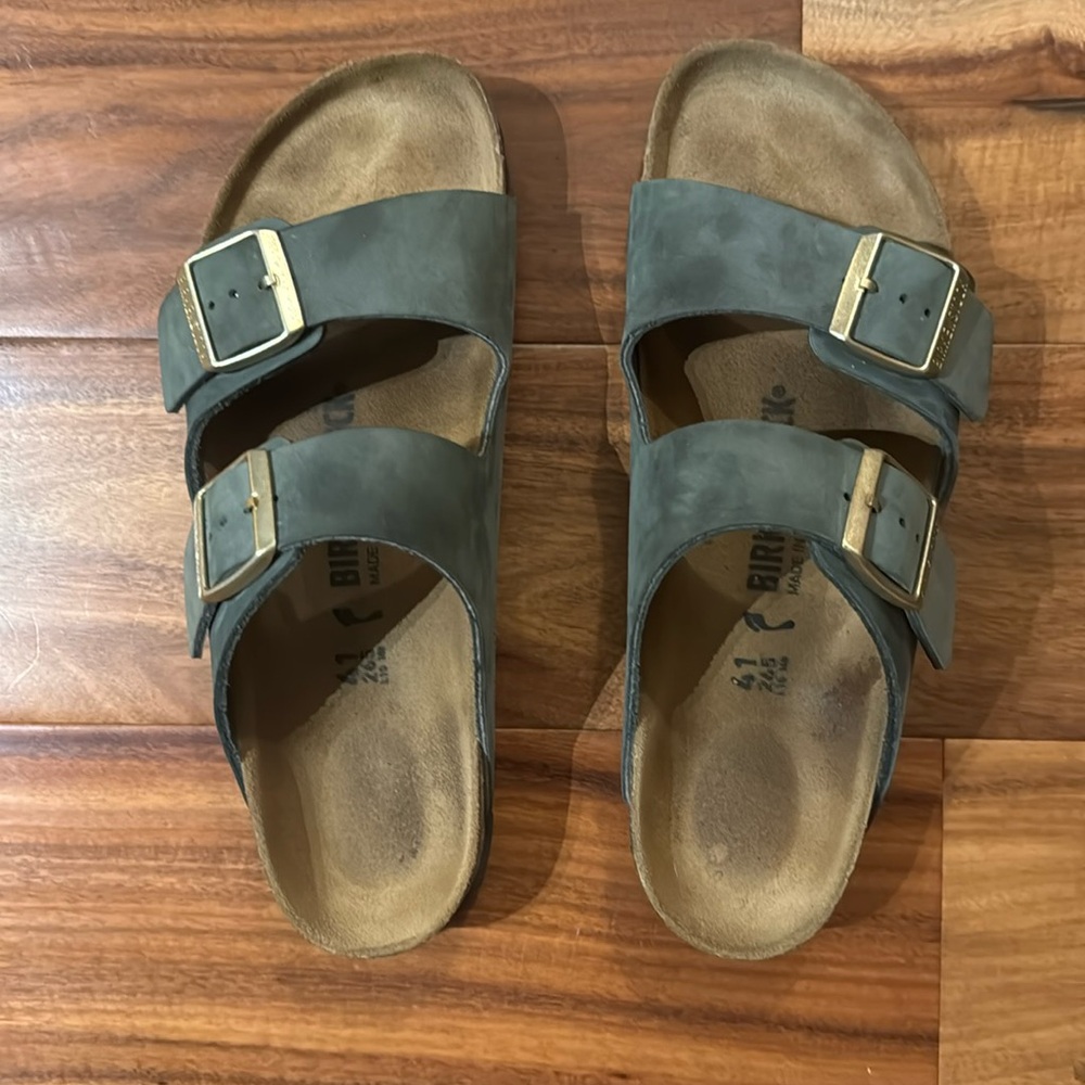 Green Birkenstocks with gold buckle. 41 narrow.